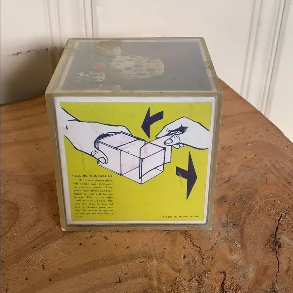 1970’s Vintage Plastic Cube Photo Holder Retro NOS